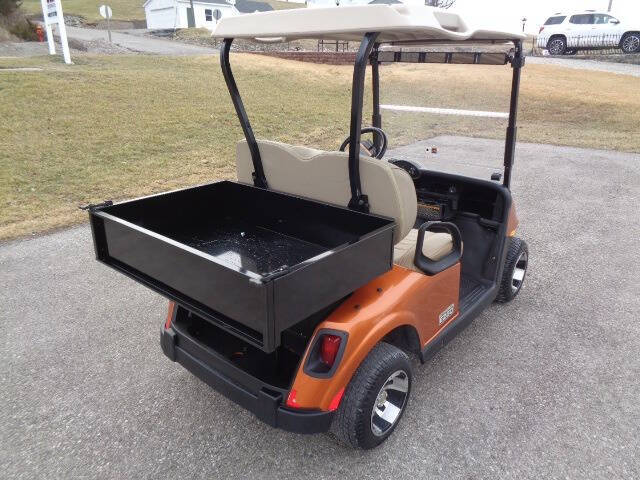 2017 E-Z-GO RXV