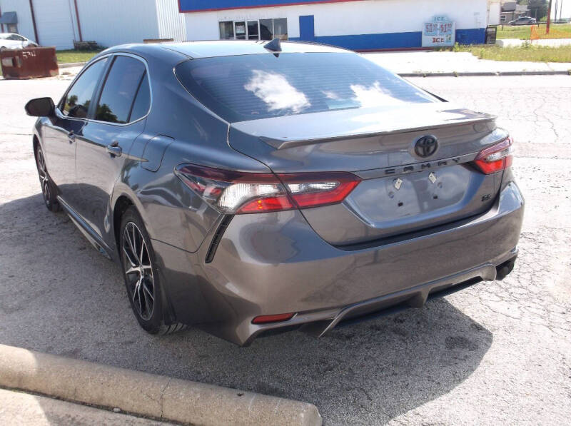 2022 Toyota Camry SE