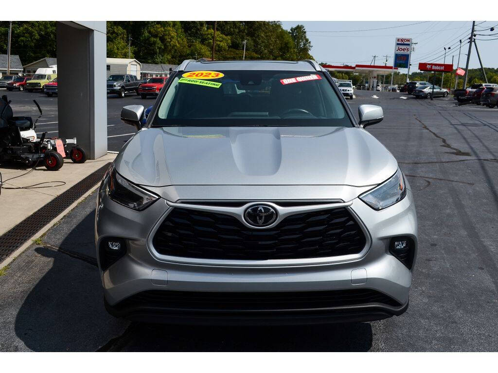 2023 Toyota Highlander for sale at EARL DUFF PRE-OWNED CENTER in Harriman, TN