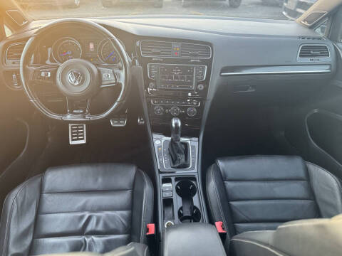 2017 Volkswagen Golf R 4Motion