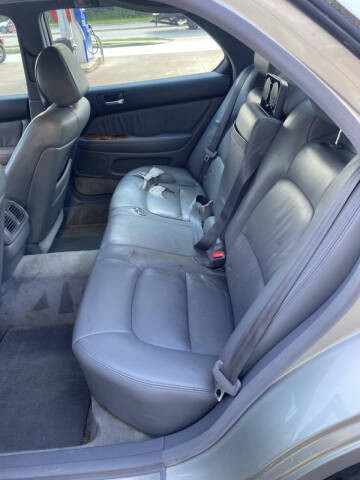 2000 Lexus LS 400