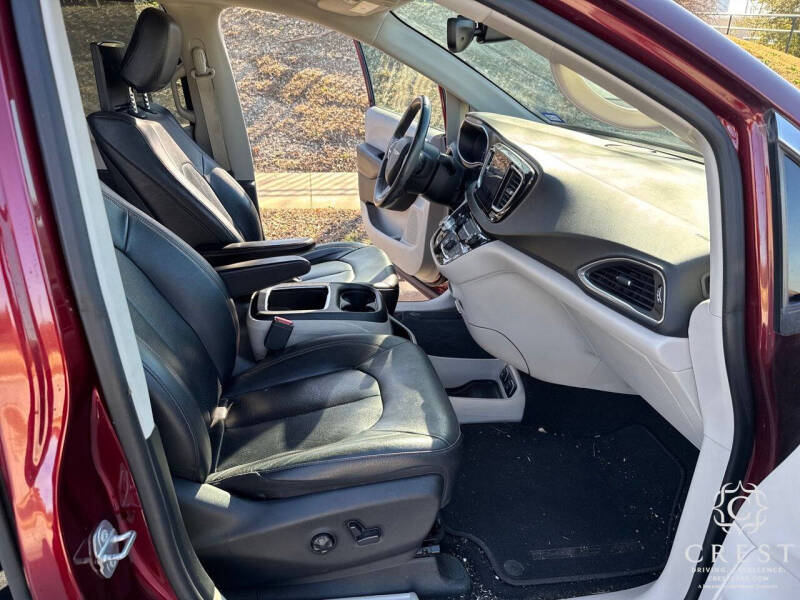 2017 Chrysler Pacifica Touring-L Plus