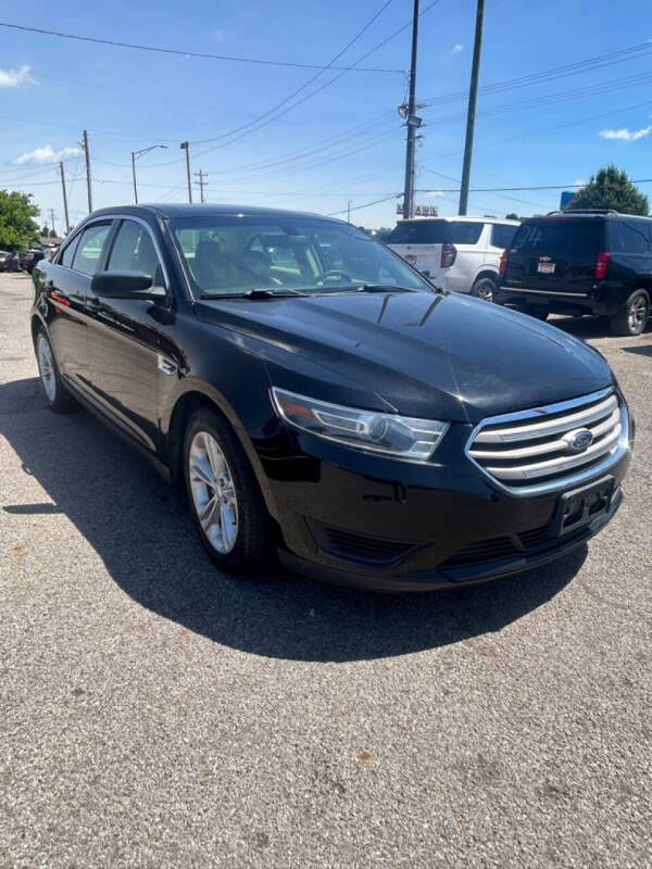 2017 Ford Taurus SE