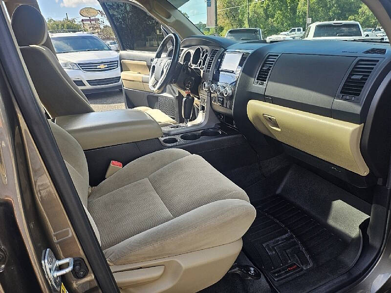 2017 Toyota Sequoia SR5