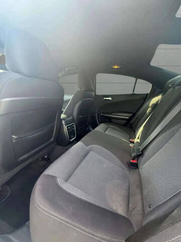 2017 Dodge Charger SE