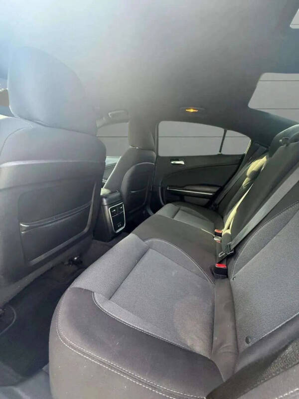 2017 Dodge Charger SE