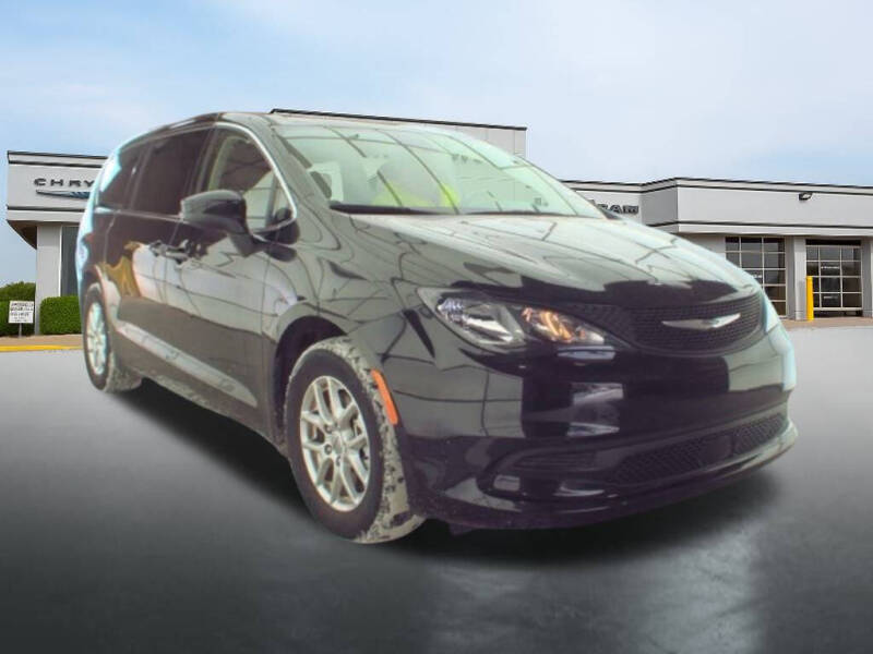 2024 Chrysler Voyager LX