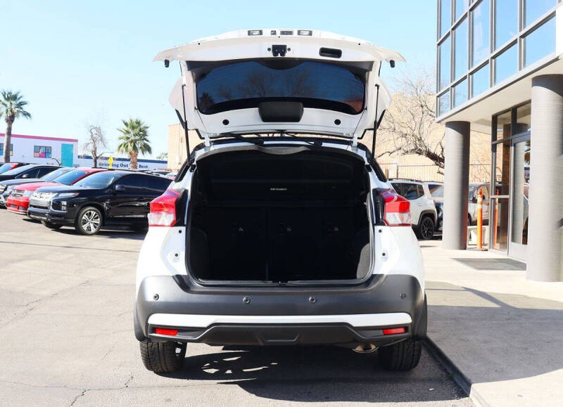 2020 Nissan Kicks SR