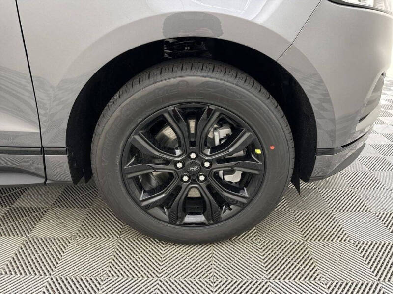 2024 Ford Edge SE