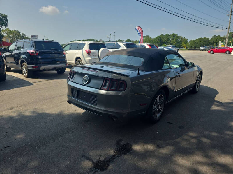 2013 Ford Mustang V6