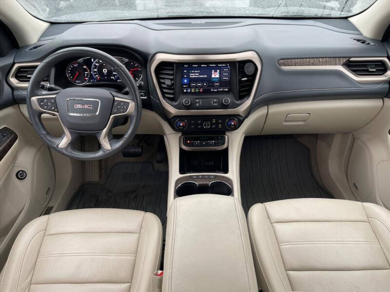 2020 GMC Acadia Denali