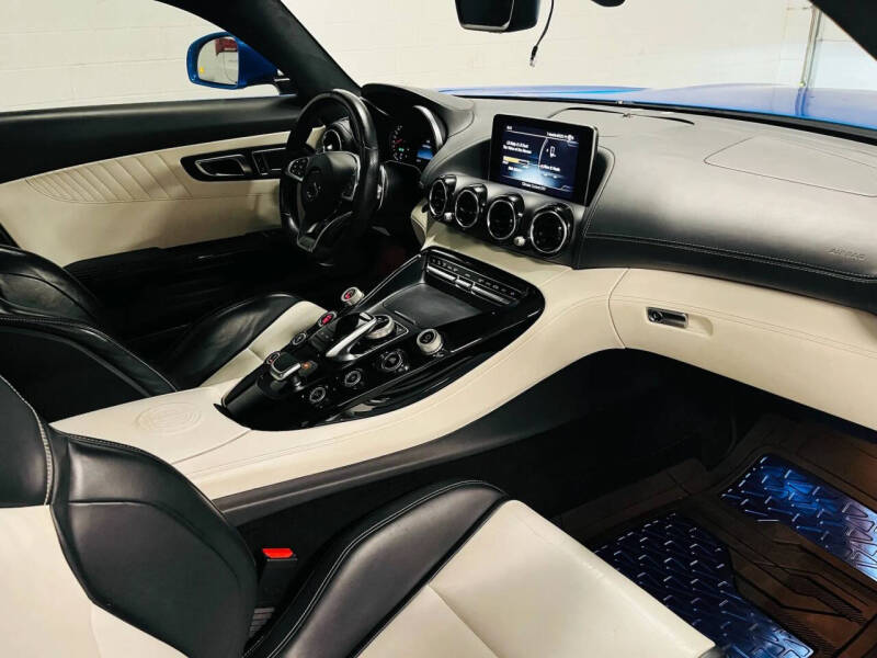 2017 Mercedes-Benz AMG GT S