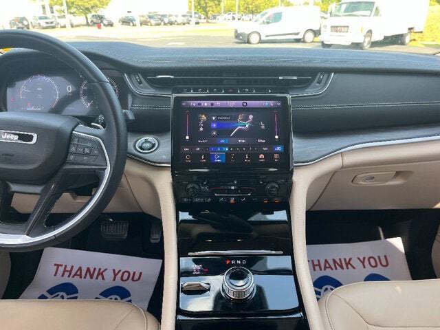 2022 Jeep Grand Cherokee 33