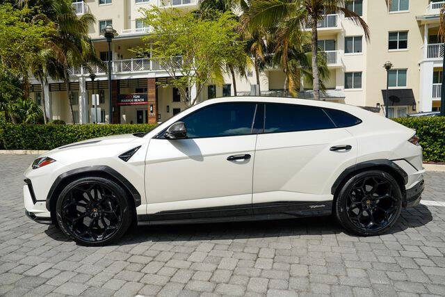 2023 Lamborghini Urus Performante