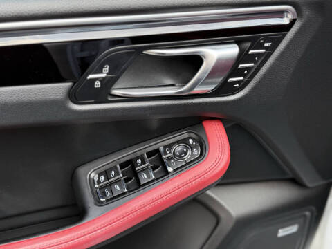 2020 Porsche Macan S