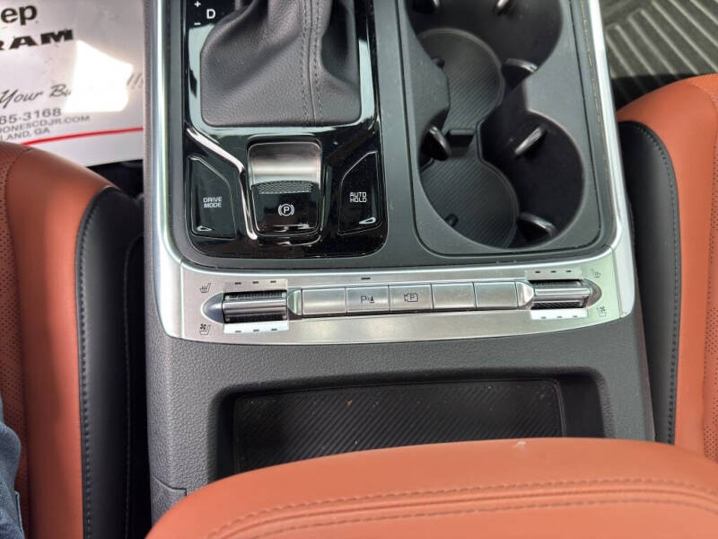 2025 Kia Carnival SX