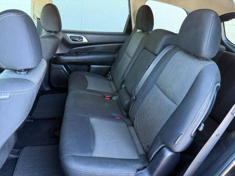 2019 Nissan Pathfinder S