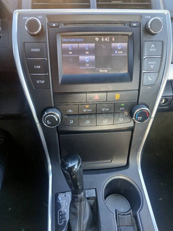 2017 Toyota Camry SE