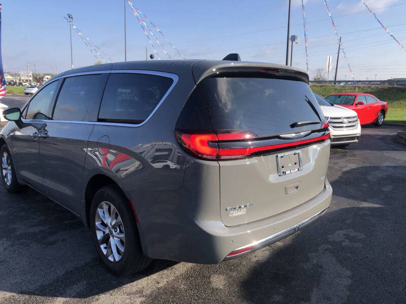 2023 Chrysler Pacifica Touring L