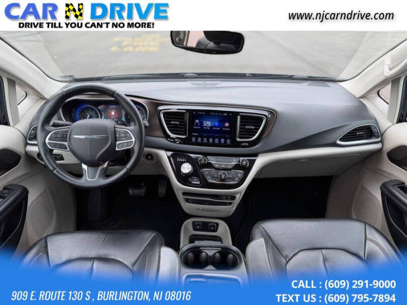 2017 Chrysler Pacifica Touring-L Plus