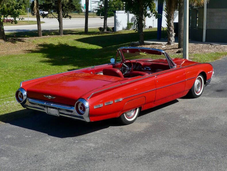1962 Ford Thunderbird