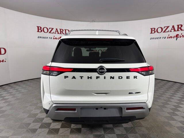 2022 Nissan Pathfinder SL