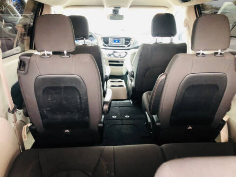 2017 Chrysler Pacifica Touring