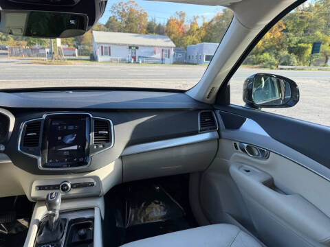 2017 Volvo XC90 T6 Momentum