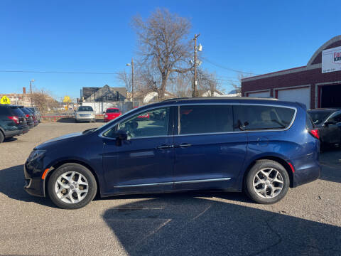 2017 Chrysler Pacifica for sale at Family Auto Finance OKC LLC in Oklahoma City OK