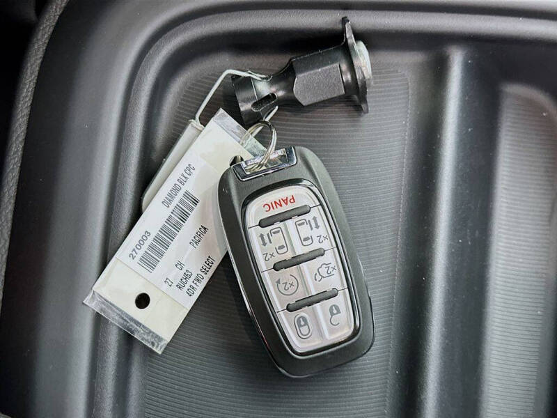 2027 Chrysler Pacifica Select