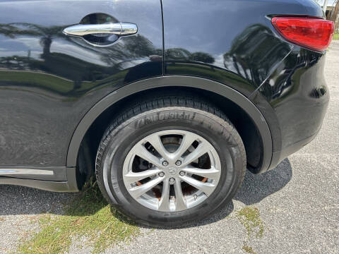 2017 Infiniti QX70