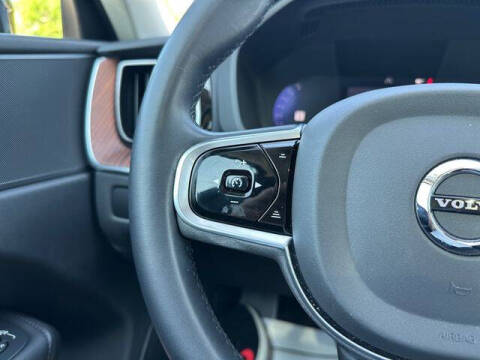 2023 Volvo XC60 B5 Plus Dark Theme