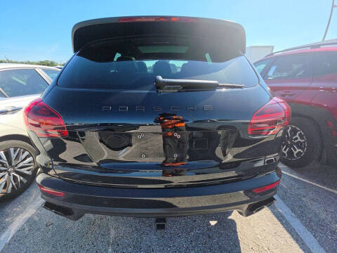 2017 Porsche Cayenne Platinum Edition