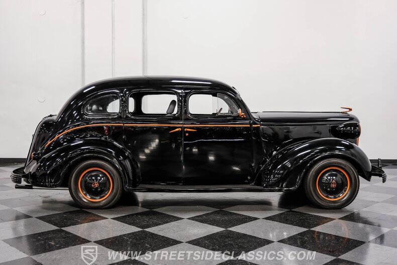 1937 Chrysler Desoto