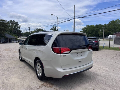 2017 Chrysler Pacifica Touring-L Plus