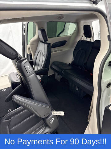 2023 Chrysler Pacifica Touring L