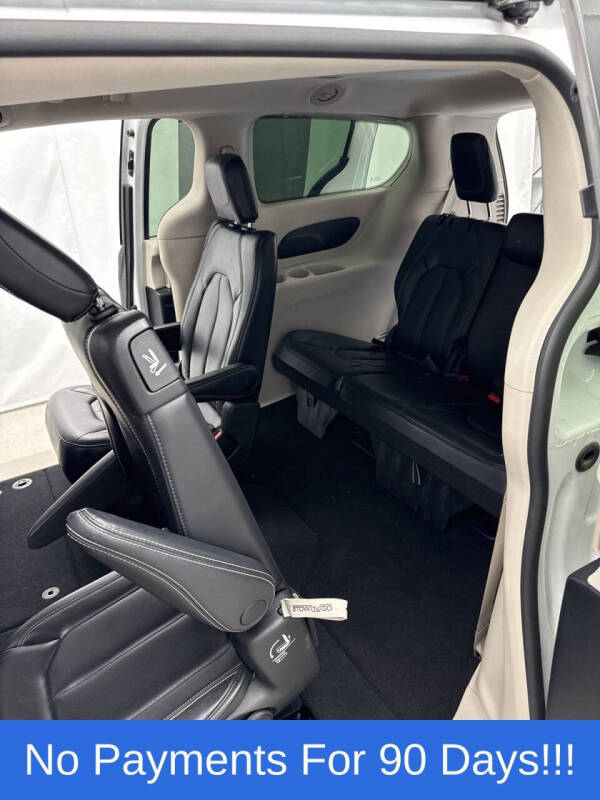 2023 Chrysler Pacifica Touring L