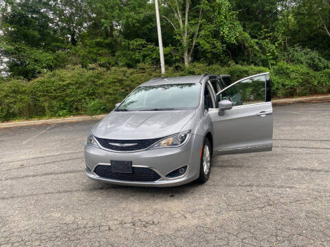 2017 Chrysler Pacifica Touring-L