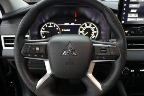 2026 Mitsubishi Outlander ES