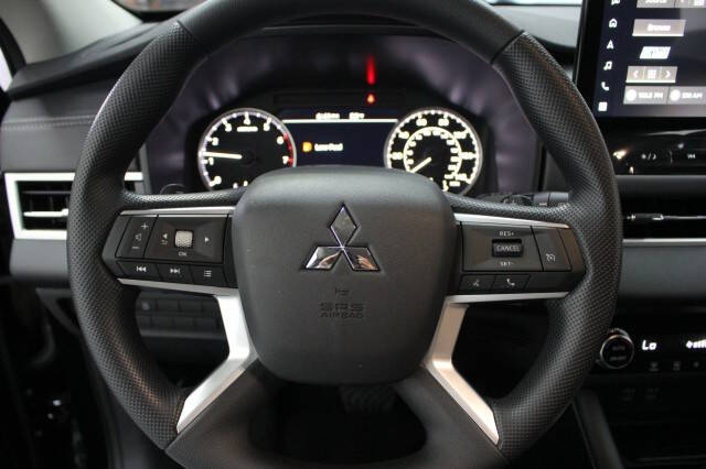 2026 Mitsubishi Outlander ES