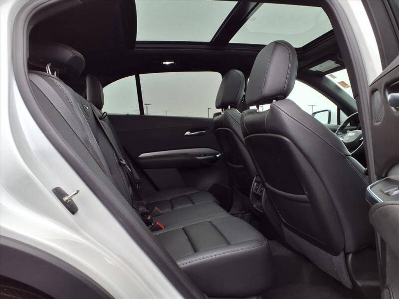 2023 Cadillac XT4 Premium Luxury