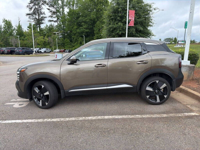 2025 Nissan Kicks SR