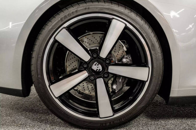 2025 Porsche 911 Carrera