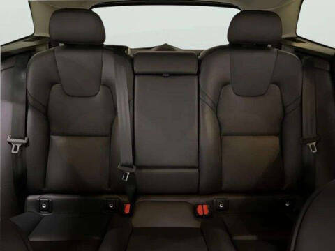 2025 Volvo XC60 B5 Core Dark Theme