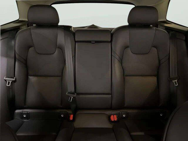 2025 Volvo XC60 B5 Core Dark Theme