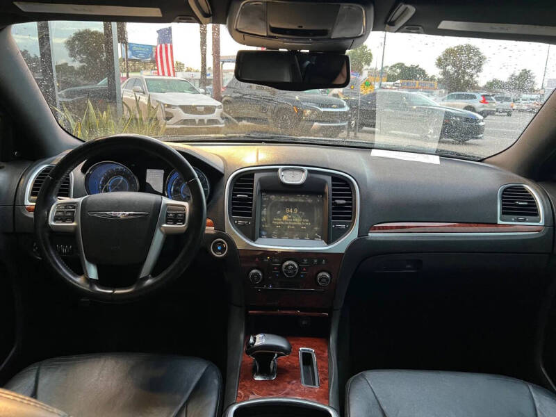 2012 Chrysler 300 Limited