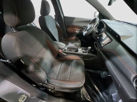 2022 Nissan Kicks SR