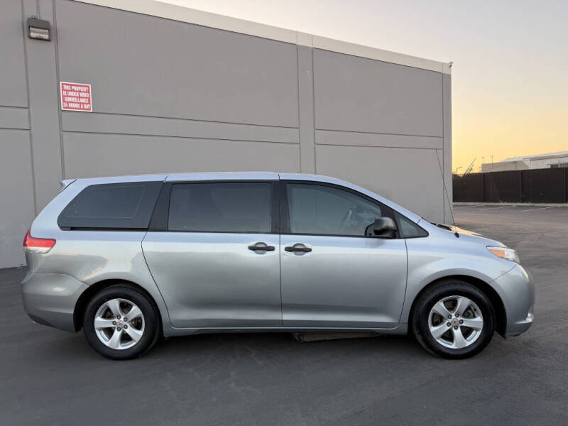 2012 Toyota Sienna Base 7-Passenger