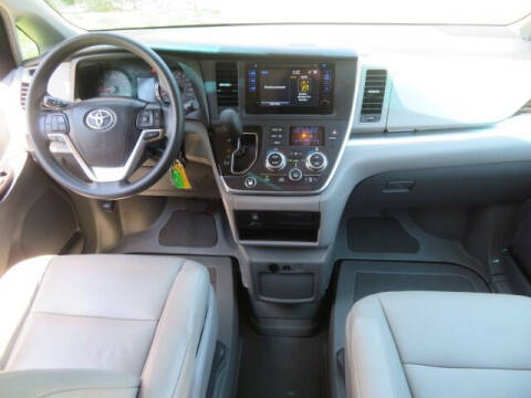 2016 Toyota Sienna LE Mobility 7-Passenger