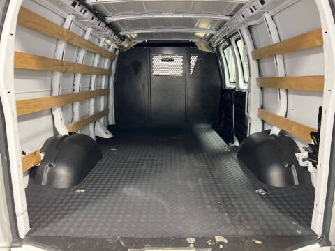 2023 GMC Savana 2500